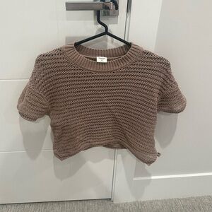 Abercrombie & Fitch knit short sleeve sweater. Light brown.